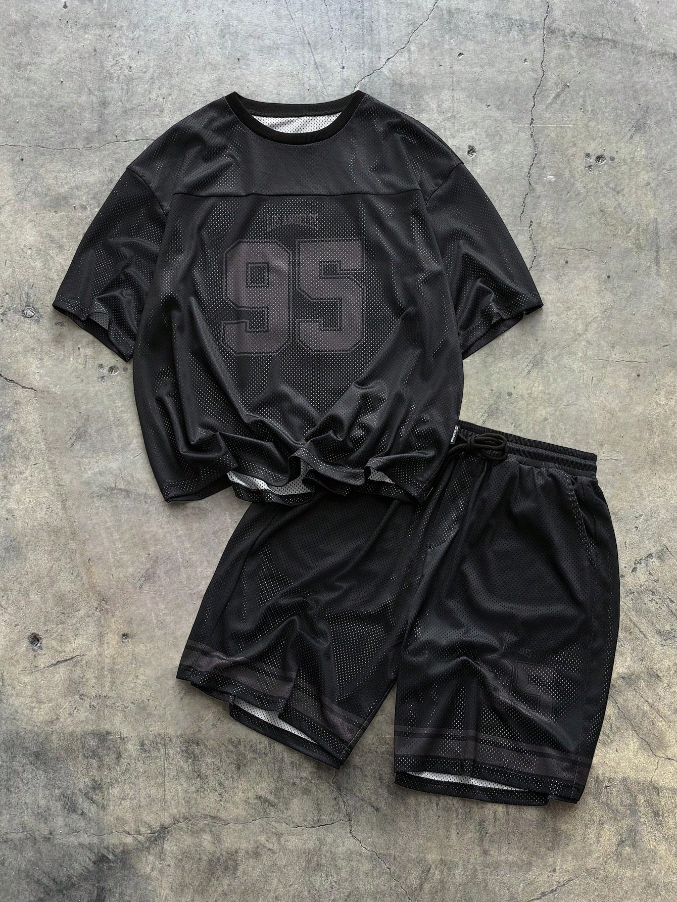 Street Fashion In China - 2026 Summer New Men's Short-Sleeved Shorts