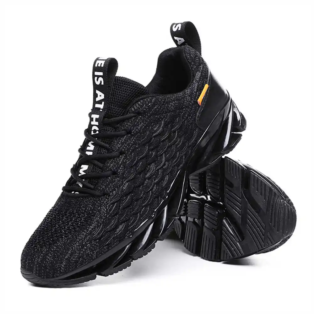 Street Fashion In Vietnam - size 44 size 39 walking shoes